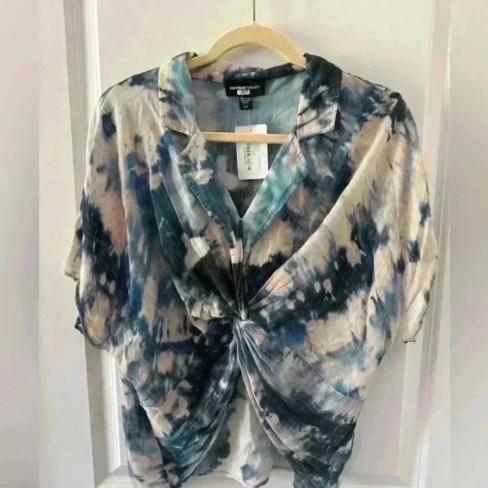 Nwt Gorgeous Fifteen Twenty Tie Dyed Twist Front Top ~ Size Medium